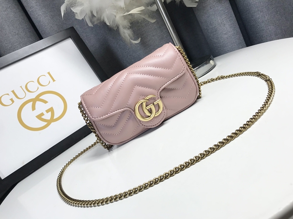 激安グッチバッグコピー背面デザイン